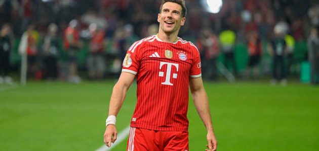 أتلتيكو مدريد ينافس ميلان على جوريتسكا وهيولماند